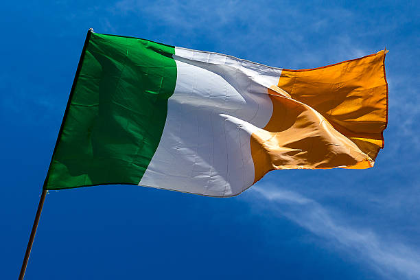 bandiera della repubblica d'irlanda-bandeira da irlanda - irish flag foto e immagini stock