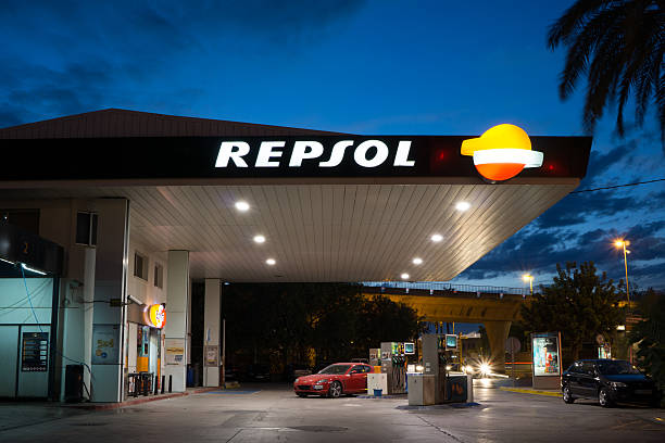 Repsol estación de - foto de stock