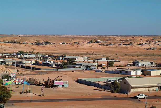 australie, coober pedy - coober pedy photos et images de collection