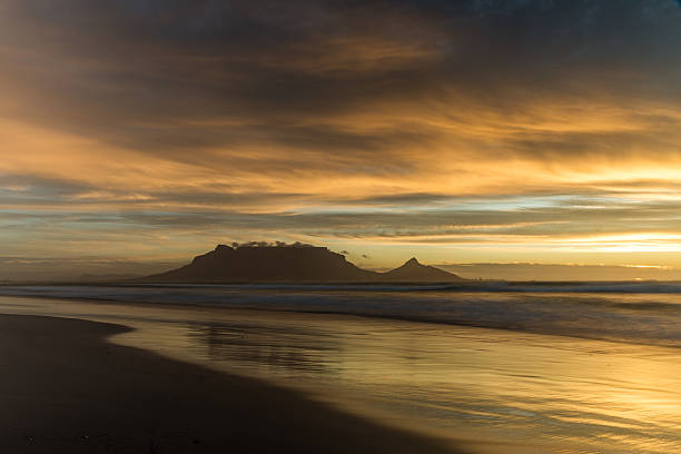 istock Long exposure sunset of Table Mountain 514218018