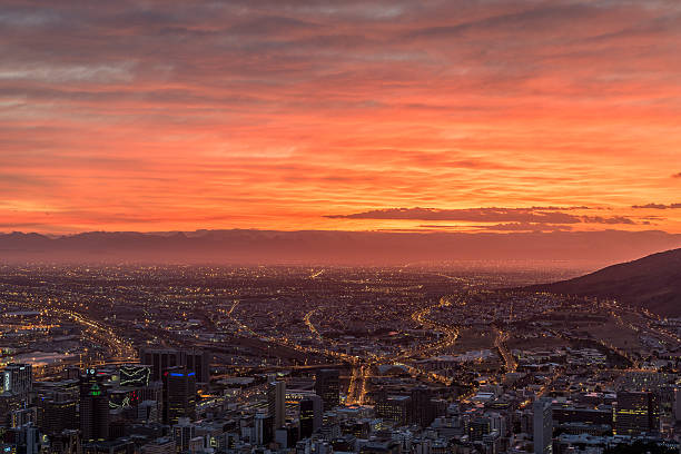 istock Sunrise over Cape Town CBD 514218278