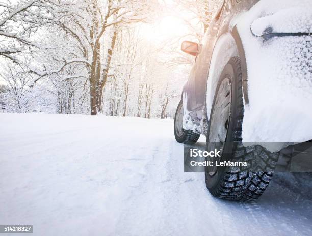 Wintermorgen Stockfoto und mehr Bilder von Schnee - Schnee, Reifen, Transportmittel