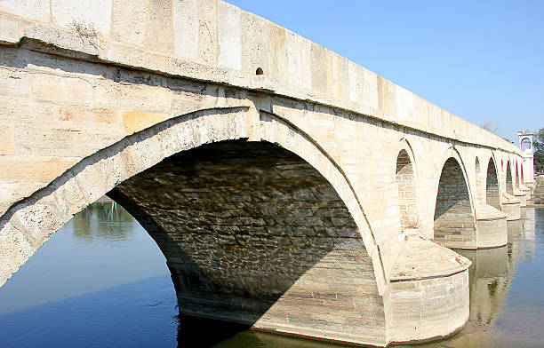 puente sobre el río meric/edirne - edirne bridge reflection sea passage fotografías e imágenes de stock
