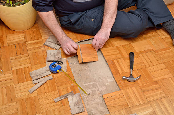 istock Repairing Wooden Floor in the Flat 514229486