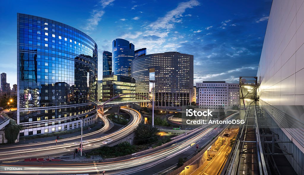 Panoramique Quartier de la Défense de París - Foto de stock de París libre de derechos