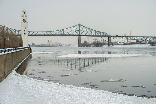 istock Clock Tower and Jacques Cartier Bridge in Winter 514233558