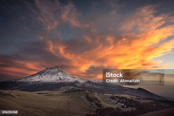 Between Ice And Fire Stock Photo - Download Image Now - Popocatepetl Volcano, Volcano, Pasto - Colombia