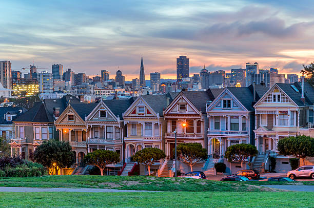 istock Alamo square and Painted Ladies with San Francisco skyline 514259258