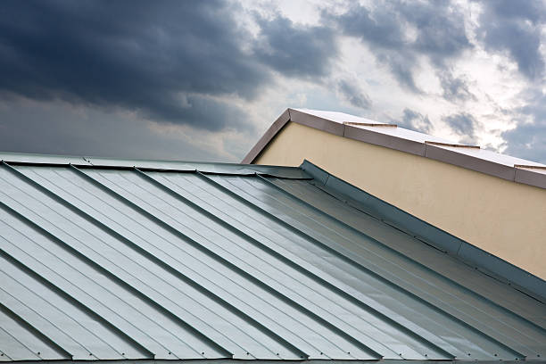 novo telhado de metal - metal roof - fotografias e filmes do acervo