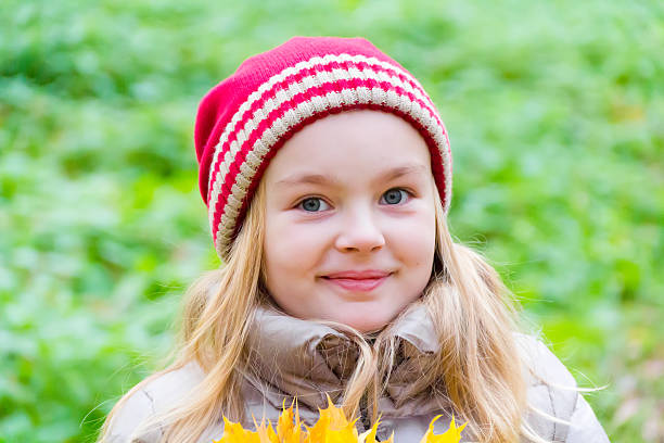 istock Cute girl in autumn 514343237