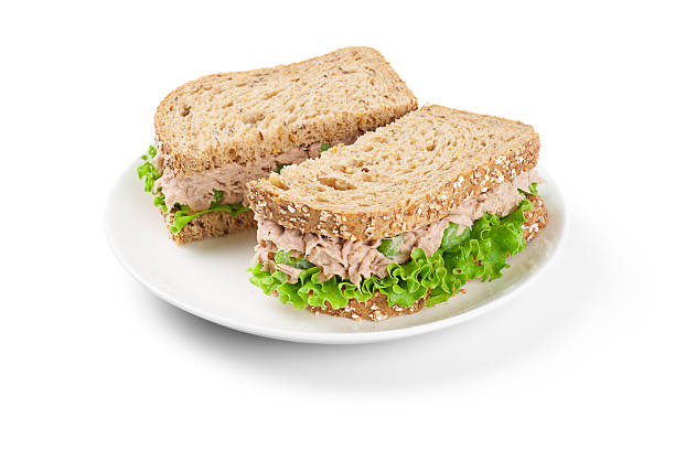 sanduíche de salada de atum - tuna salad sandwich - fotografias e filmes do acervo