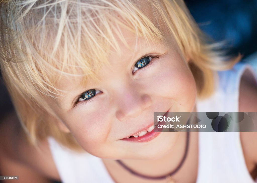 Счастливый Маленький мальчик - Стоковые фото 12-23 месяца роялт�и-фри