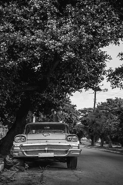 istock Vintage car in Miramar 514380172