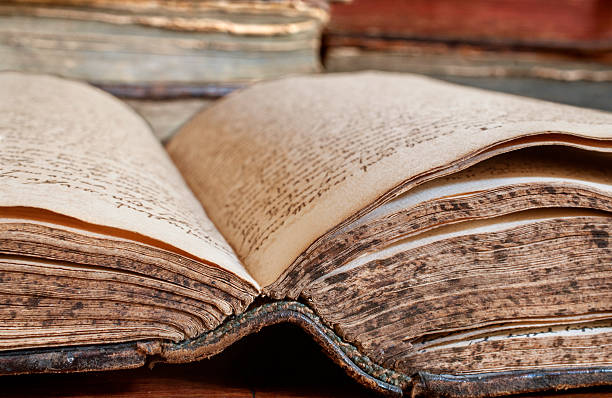 istock Opened vintage book close-up 514381593