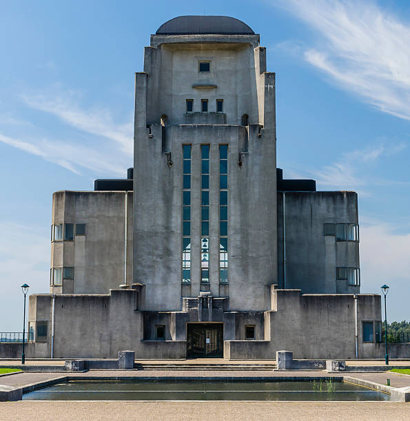 istock Building Radio Kootwijk 514383094