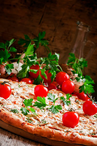 istock Pizza with chicken meat and mushrooms 514406546