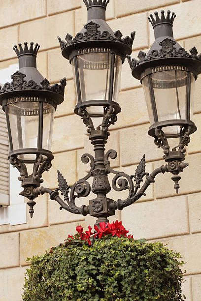 istock Old street lamp in Barcelona's Gothic Quarter 514413414