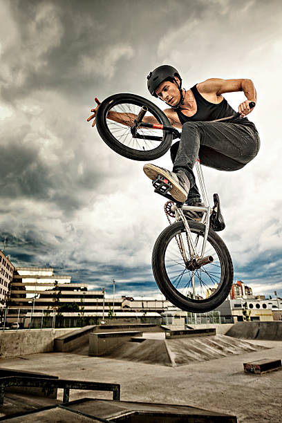 bmx バイク - bmx cycling bicycle street jumping ストックフォトと画像