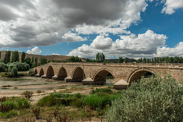 istock Sahruh bridge, Kayseri, Turkey 514454953