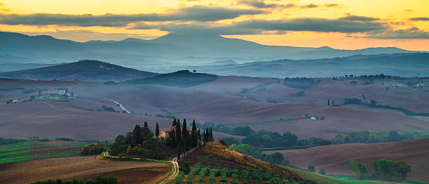istock Tuscan landscape in the morning 514471900