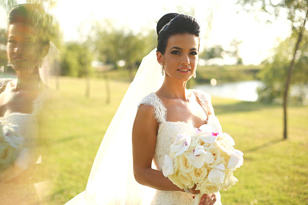 istock Gorgeous bride with bouquet on wedding day 514498352