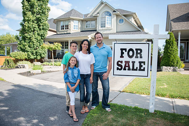 istock Family Selling Their Home 514561366