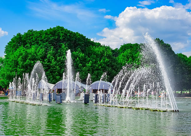 istock Fountain in Gorky Park on summer day 514562796