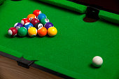 kleine-billard-spiel-spielzeug.jpg?b=1&s=170x170&k=20&c=uzYEdCh5FONff6qb3F_VsdwKKrVlyqMHW20ol0xMnk0=