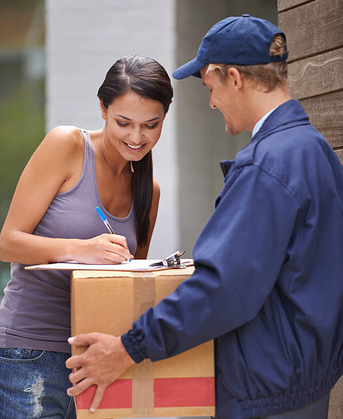 istock Excited to get her delivery 514611081