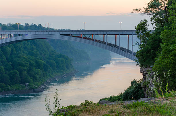 istock The rainbow bridge at Niagara Falls 514612265