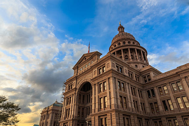 夕暮れ時のテキサス州議事堂 - capitol hill voting dome state capitol building ストックフォトと画像