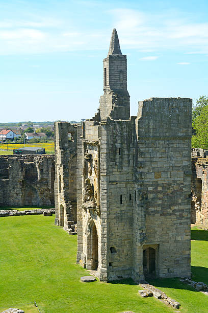 château de warkworth, angleterre - warkworth castle photos et images de collection