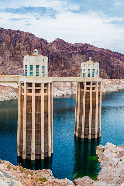 istock View of the Hoover Dam 514638312