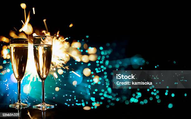 Champagnergläser Vor Der Feuerwerk Neues Jahr 2015 Stockfoto und mehr Bilder von Schaumwein