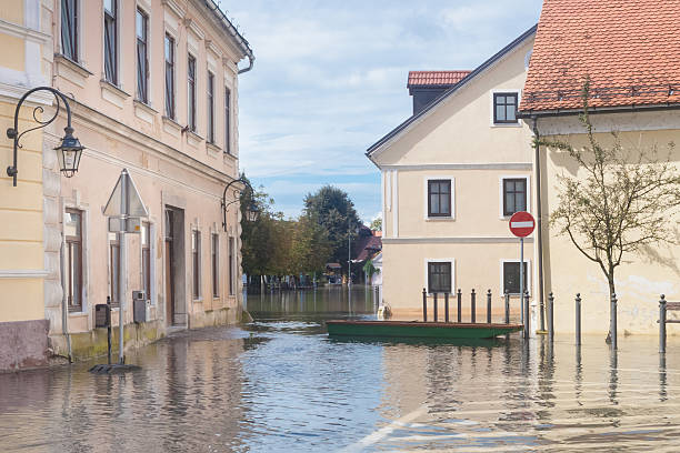 istock Flooded street 514672151