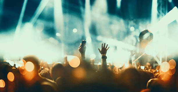 concerto público. - music club imagens e fotografias de stock