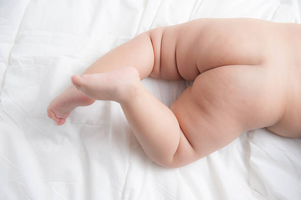 baby bein - naked women human leg body stock-fotos und bilder
