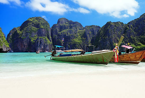 istock Long tail wooden boats 514727685