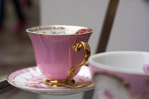 アンティークピンクのティーカップ - tea afternoon tea tea party cup ストックフォトと画像
