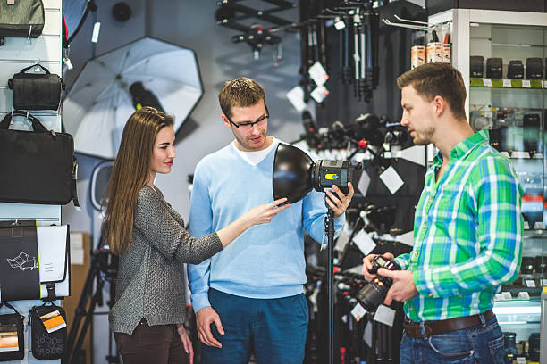 istock People buying lighting equipment 514731264