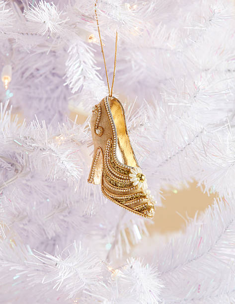 istock Gold Hi Heel Shoe Christmas Ornament on white tree 514732575