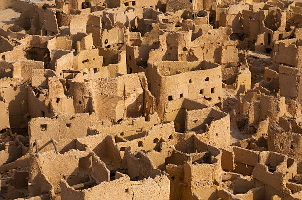 die ruinen des antiken afrikanischen berber city-festung, ägypten - maze old obsolete ancient stock-fotos und bilder