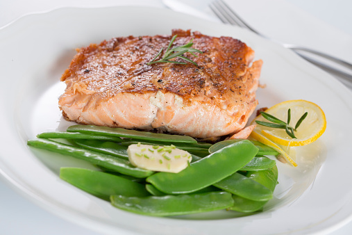Fillet of salmon with green bean.
