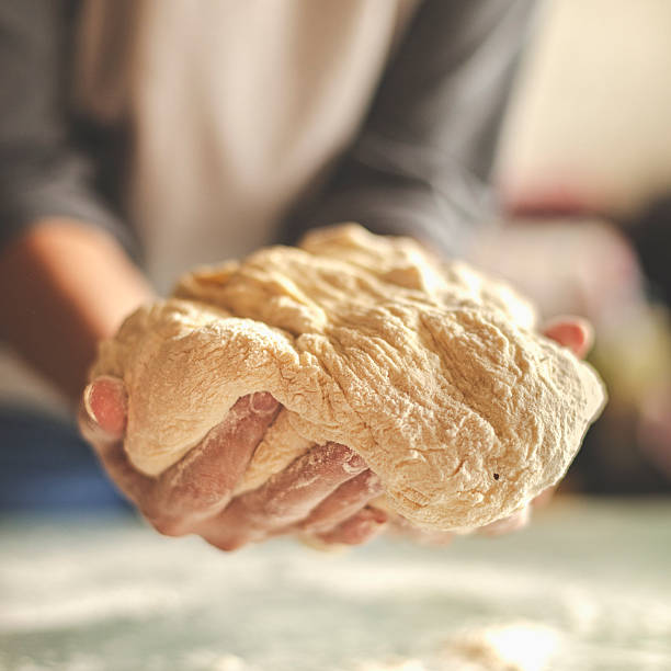 o fermento de pão - yeast dough - fotografias e filmes do acervo