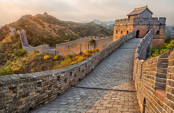 great wall of china - chinesische mauer stock-fotos und bilder