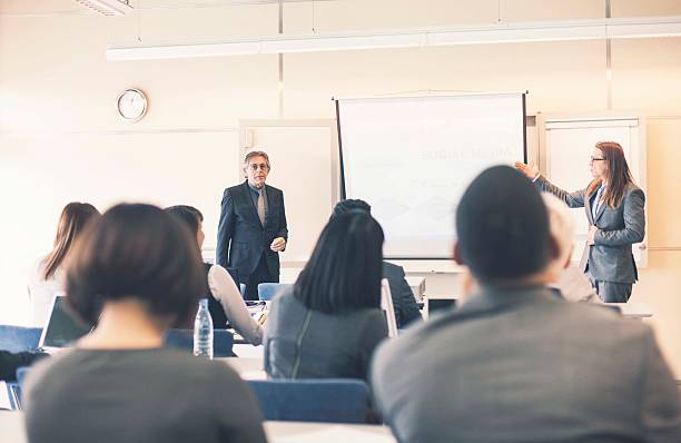 istock Businessmen giving a presentation 514832188