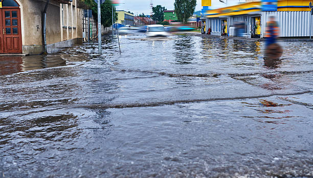 istock flood in the city 514837578