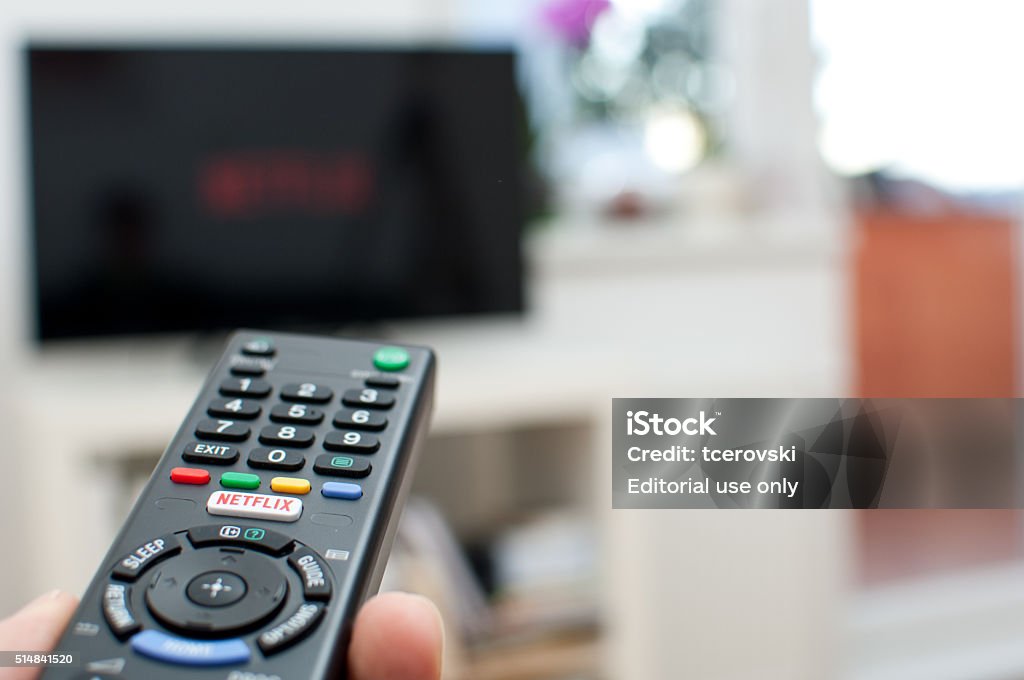 Netflix botón de un control remoto del televisor de 27 pulgadas. - Foto de stock de Netflix libre de derechos