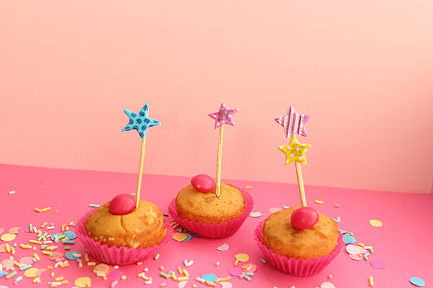 istock Cupcakes - happy birthday card 514842836