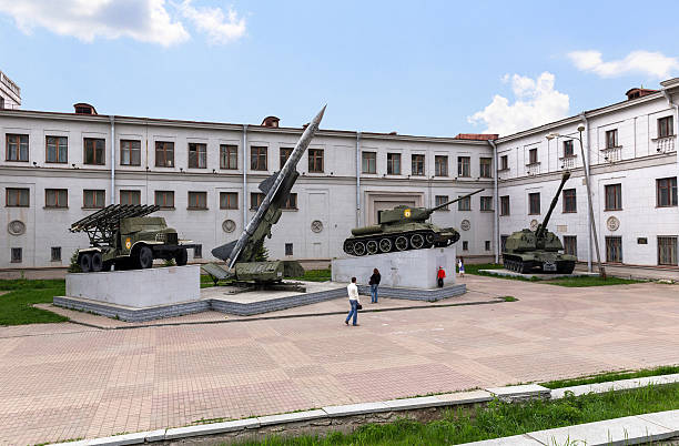 wystawa sprzętu wojskowego w mieście centrum - south ural zdjęcia i obrazy z banku zdjęć